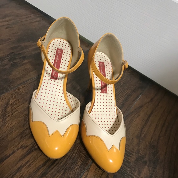 BAIT Shoes - Bait pinup vintage style mustard heels size 6.5